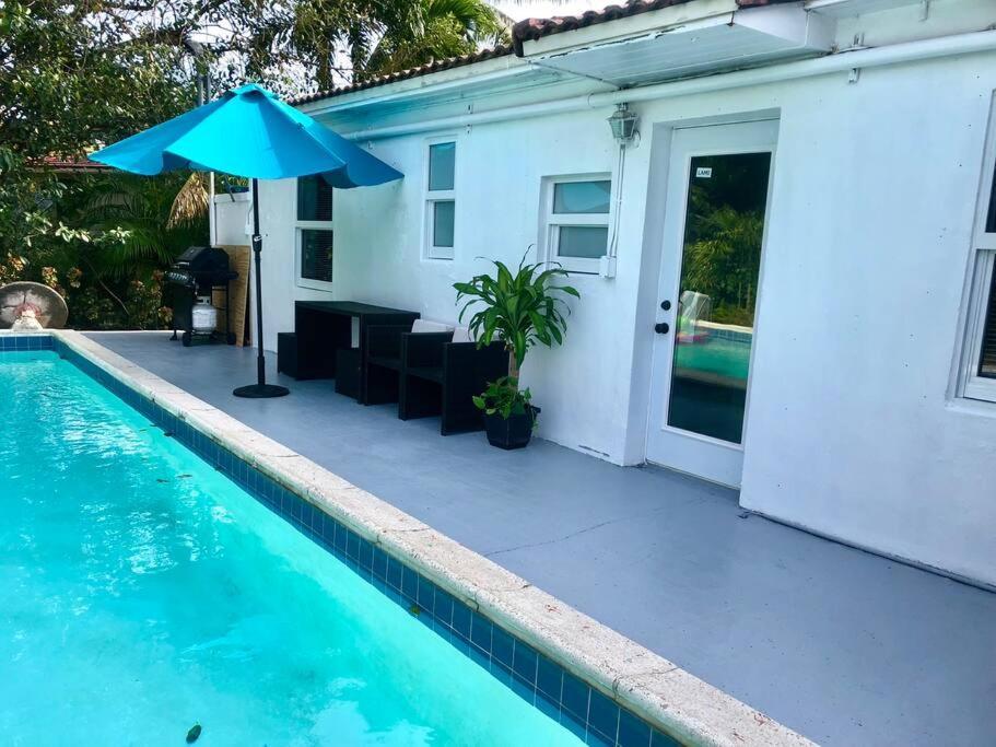 House With Pool, 10 Mins Drive To The Beach! Villa Miami Shores ภายนอก รูปภาพ