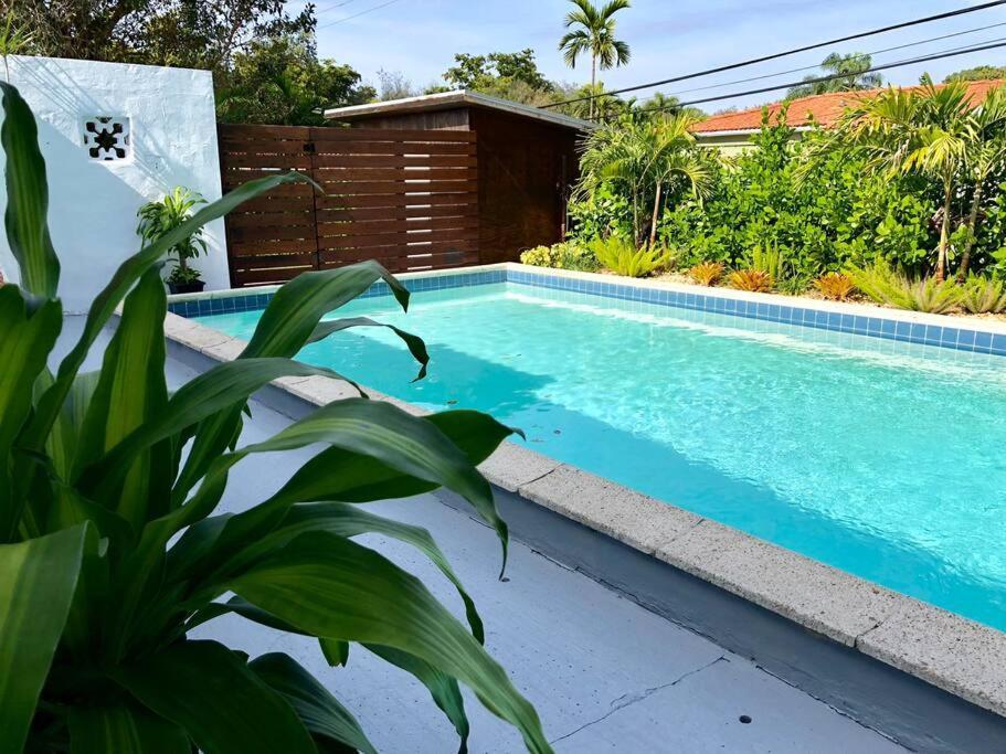 House With Pool, 10 Mins Drive To The Beach! Villa Miami Shores ภายนอก รูปภาพ