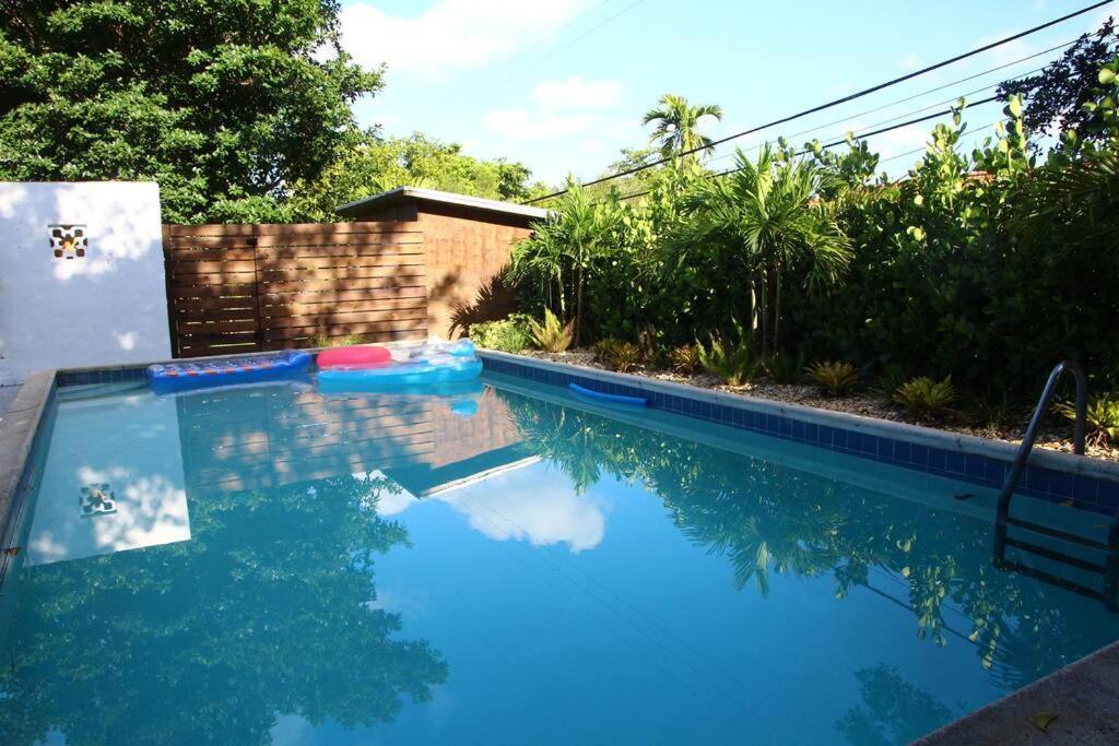 House With Pool, 10 Mins Drive To The Beach! Villa Miami Shores ภายนอก รูปภาพ